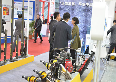 2016年，山东足球外围平台参加上海国际消防展。