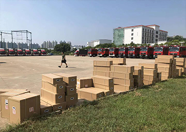 山东足球外围平台14套液压破拆工具组交付某公安总队。